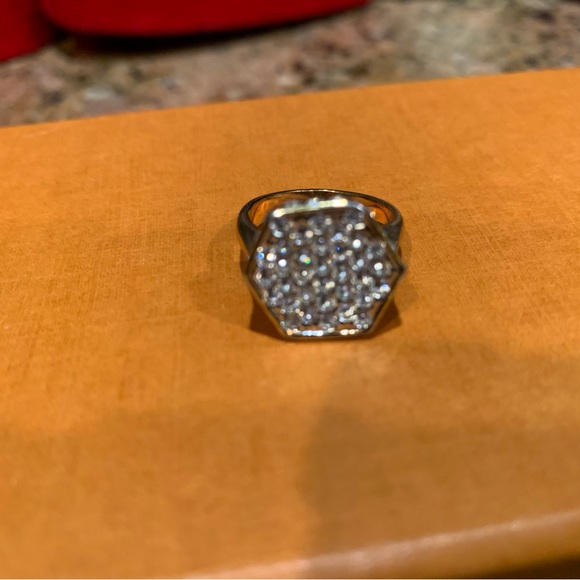 Diamonds like unique design golden sparkly rare ring. Size 5.5